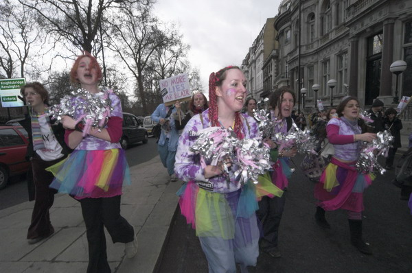 Picture &copy; Peter Marshall, 2004