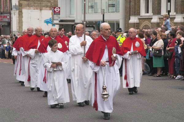 Picture &copy; Peter Marshall, 2004