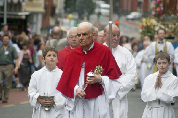 Picture &copy; Peter Marshall, 2004