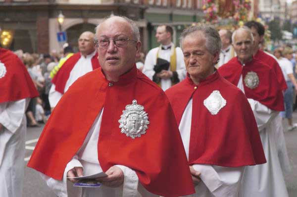 Picture &copy; Peter Marshall, 2004