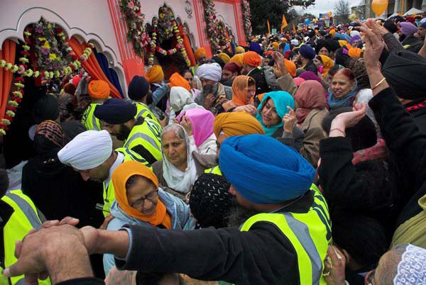 Vaisakhi in Southall © 2006, Peter Marshall