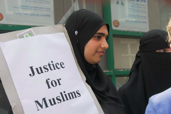 No Borders protest at Wapping. © 2006, Peter Marshall