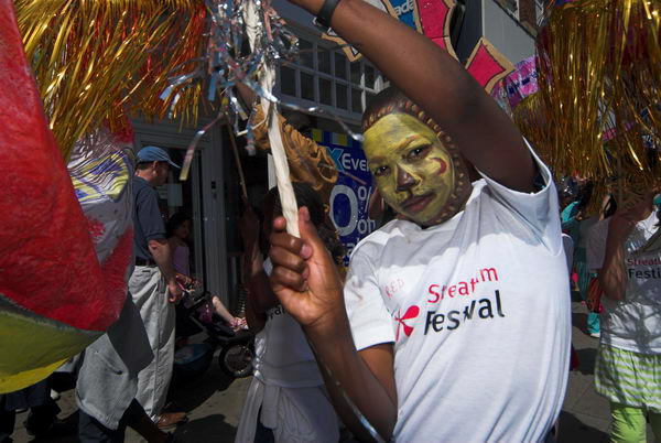 Streatham Festival Childrens Parade © 2006, Peter Marshall