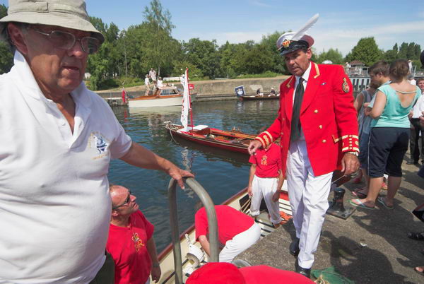 Swan Upping © 2006, Peter Marshall