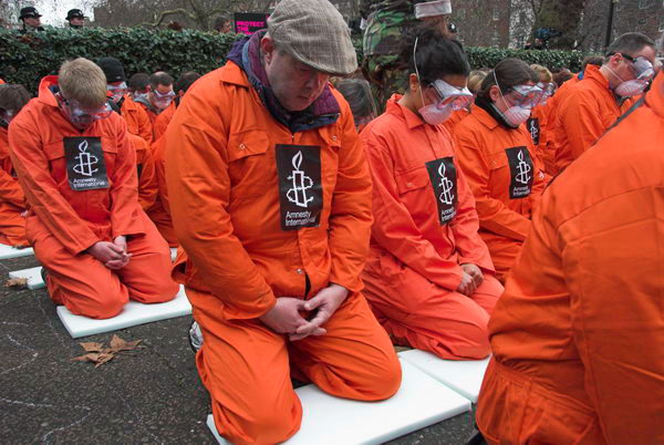 Amnesty 'Close Guantanamo' demo, US Embassy, London © Peter Marshall, 2007