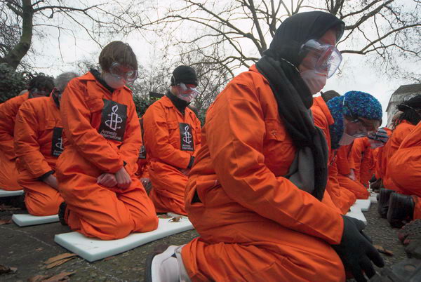 Amnesty 'Close Guantanamo' demo, US Embassy, London © Peter Marshall, 2007