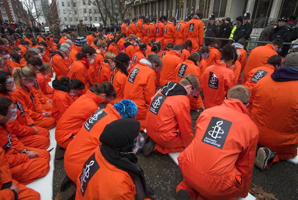 Amnesty 'Close Guantanamo' demo, US Embassy, London © Peter Marshall, 2007