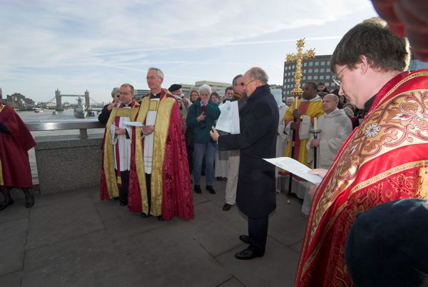 Blessing the Thames © Peter Marshall, 2007