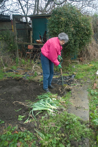 Manor Gardens Allotments Meeting © 2007, Peter Marshall